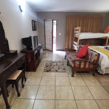 Sun Deck Lodge Hartbeespoort Exterior foto