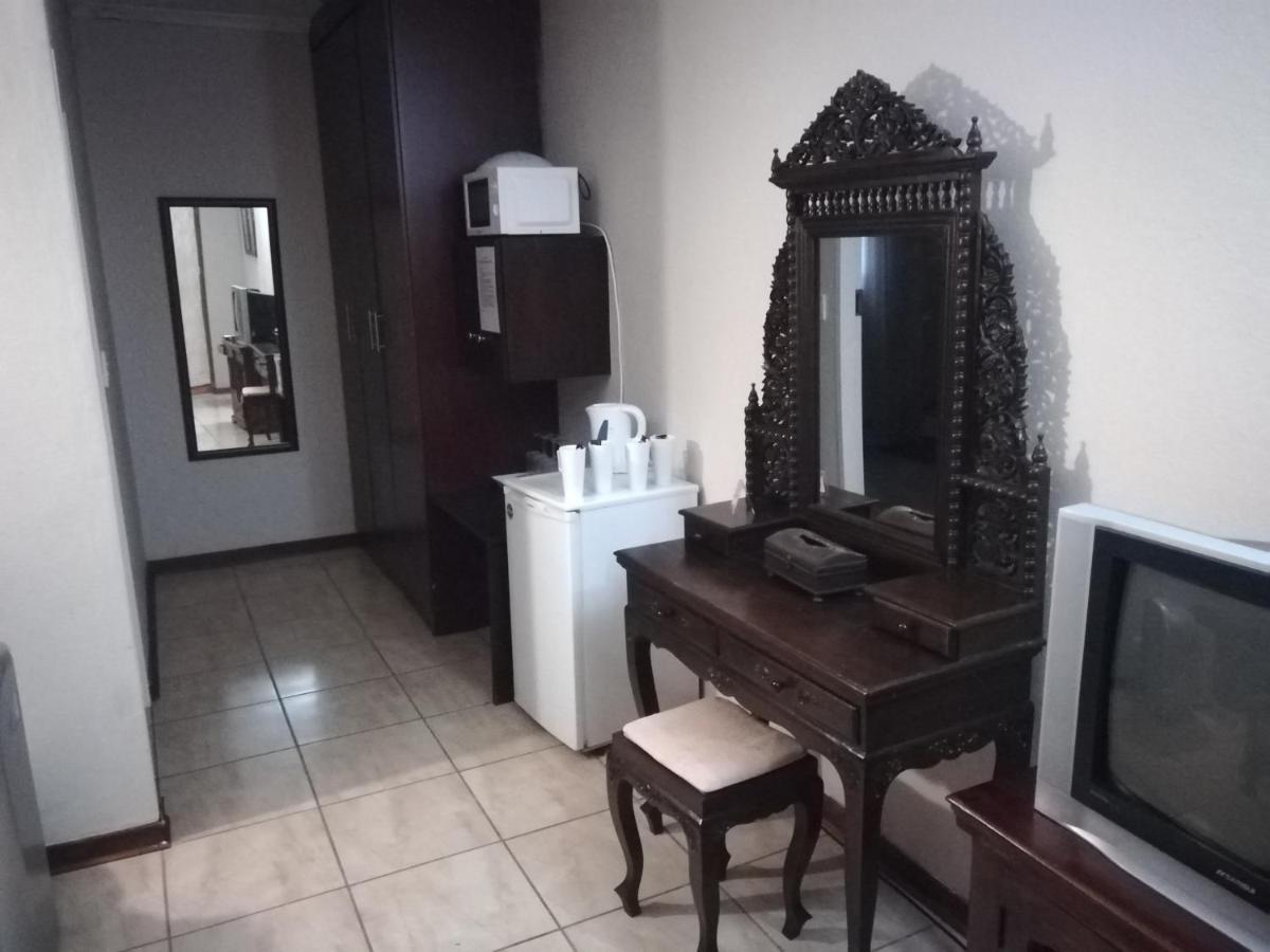 Sun Deck Lodge Hartbeespoort Exterior foto
