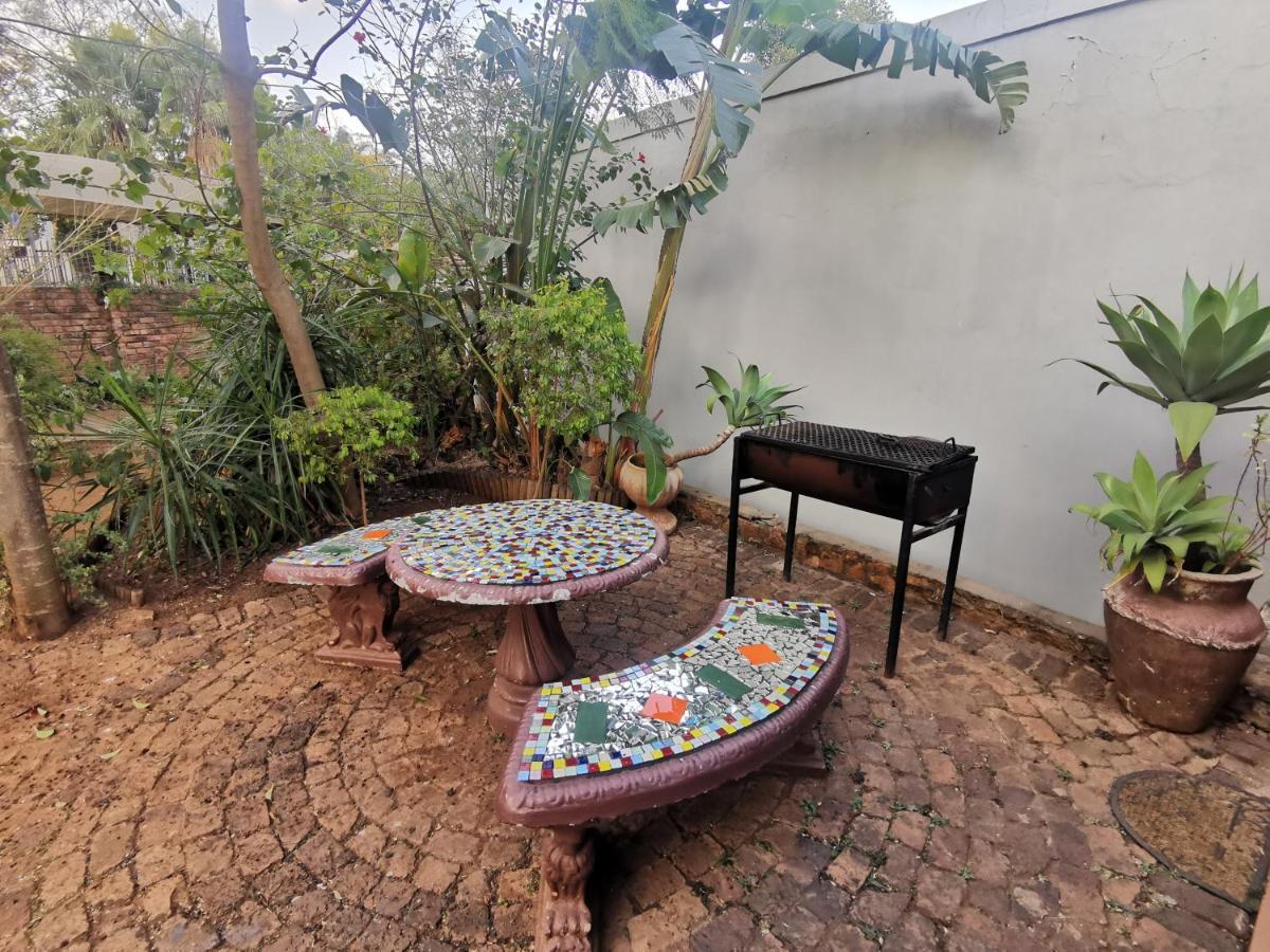 Sun Deck Lodge Hartbeespoort Exterior foto