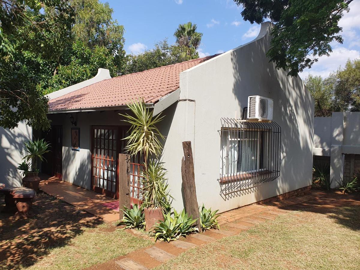 Sun Deck Lodge Hartbeespoort Exterior foto