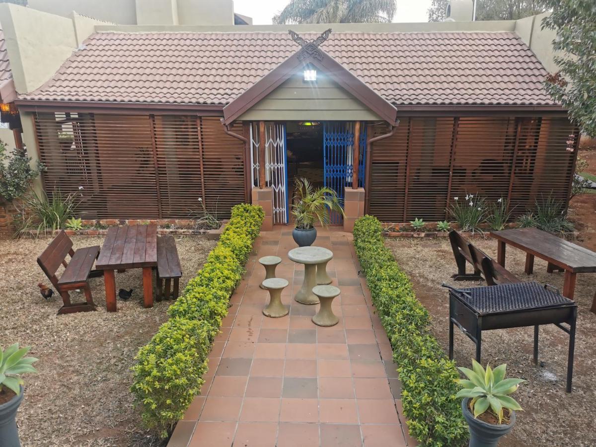 Sun Deck Lodge Hartbeespoort Exterior foto