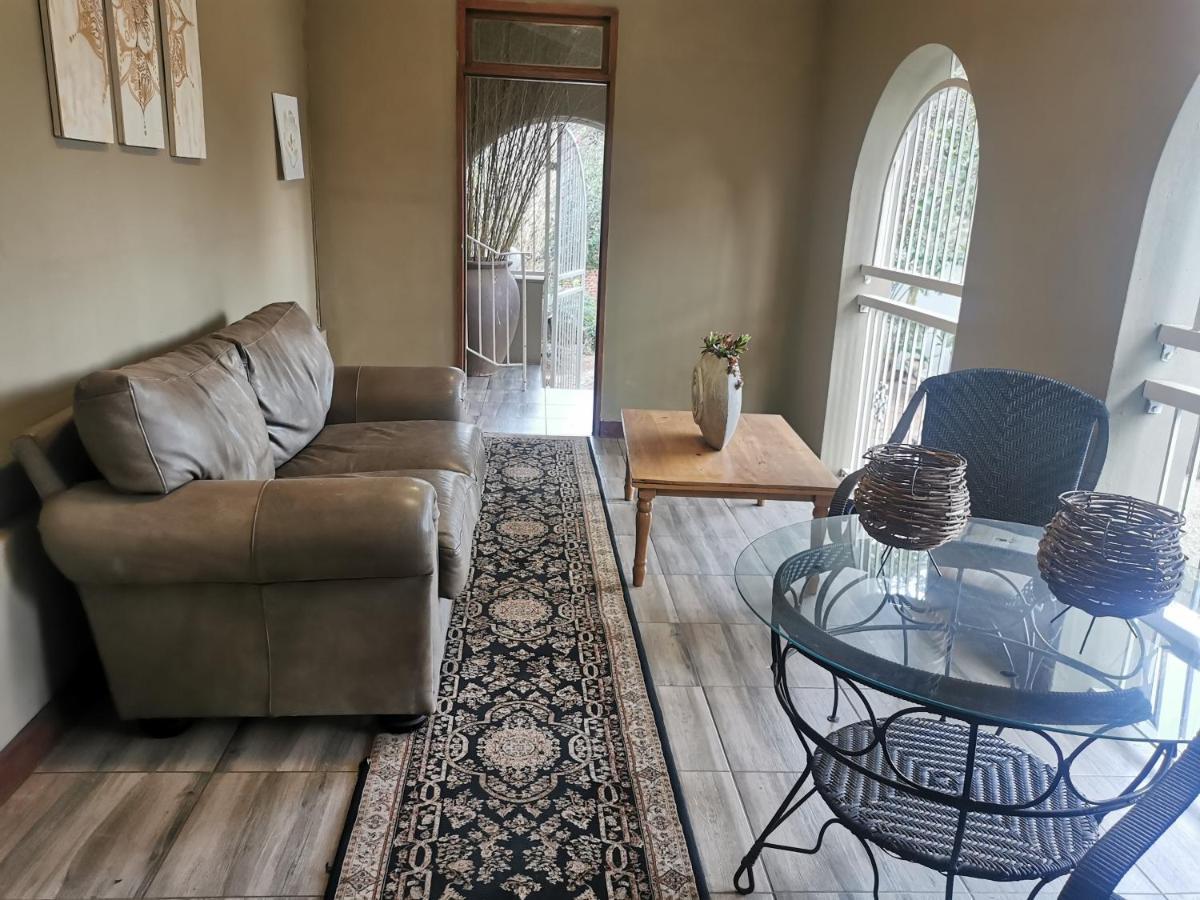 Sun Deck Lodge Hartbeespoort Exterior foto