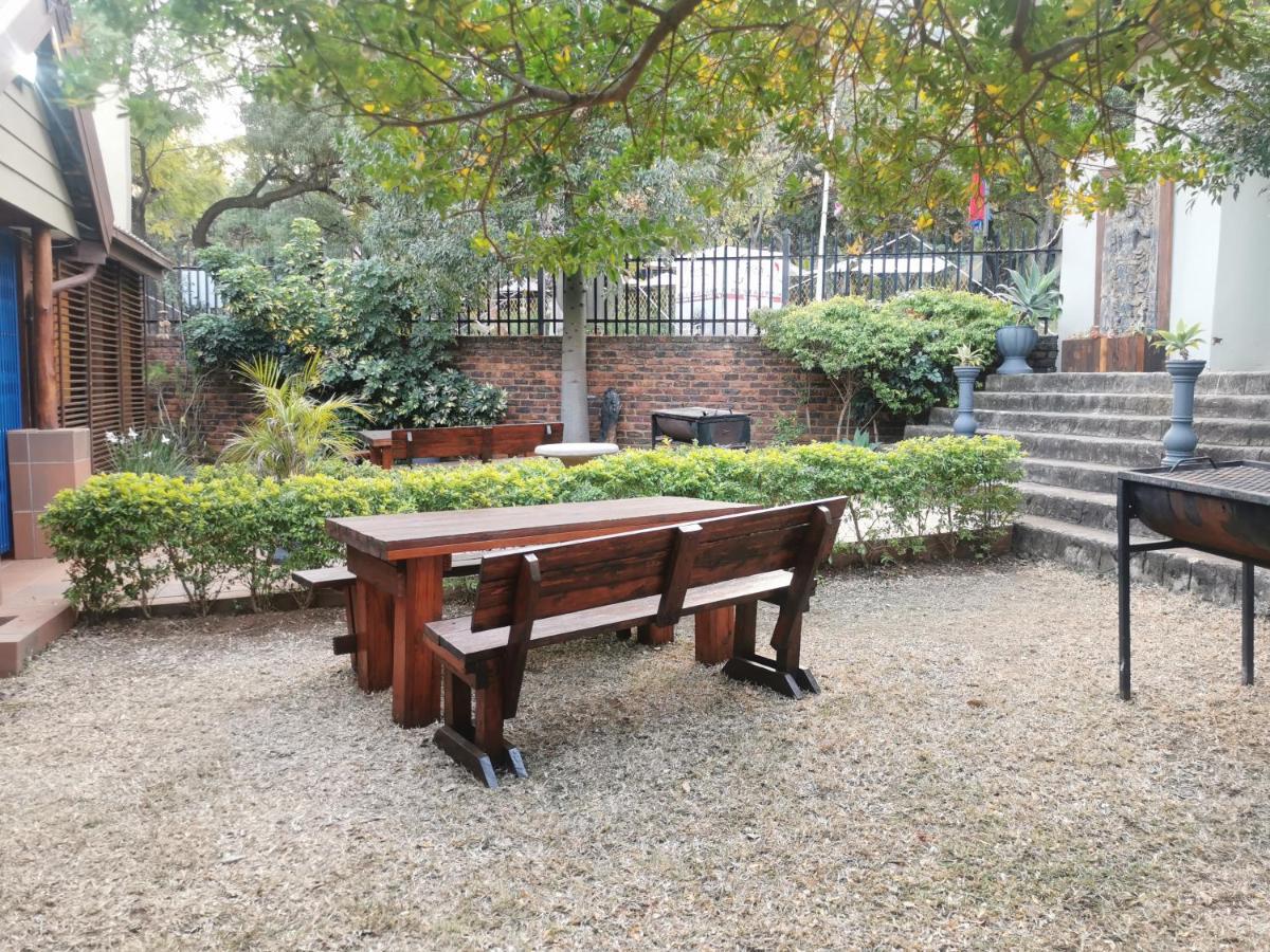 Sun Deck Lodge Hartbeespoort Exterior foto