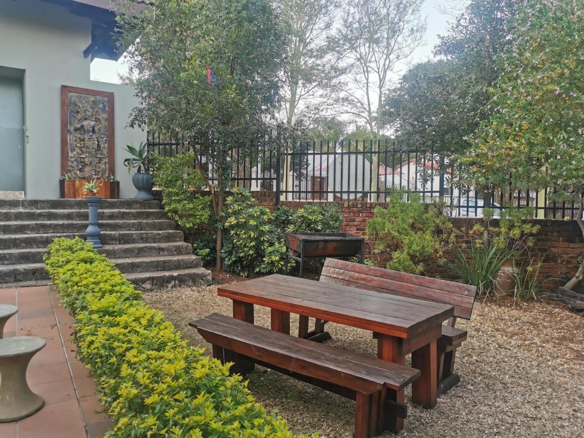 Sun Deck Lodge Hartbeespoort Exterior foto