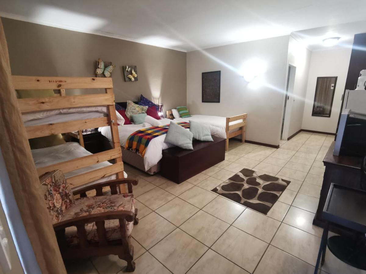 Sun Deck Lodge Hartbeespoort Exterior foto